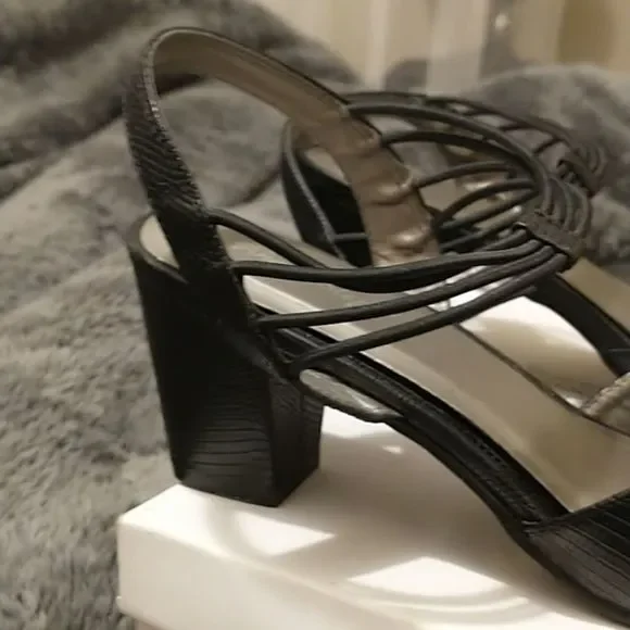 Angel Steps Black Textured Peep Toe Sandals! - Picture 3 of 13